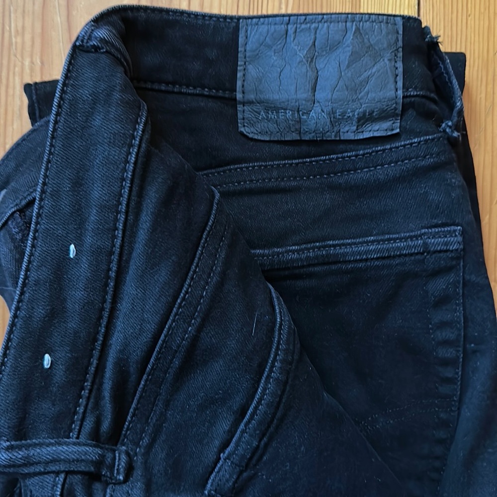 Men’s American Eagle jeans.